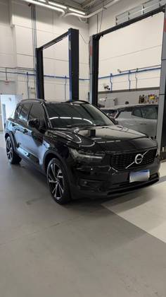 VOLVO XC40 1.5 T5 RECHARGE R-DESIGN GEARTRONIC VOLVO XC40 1.5 T5 RECHARGE R-DESIGN GEARTRONIC